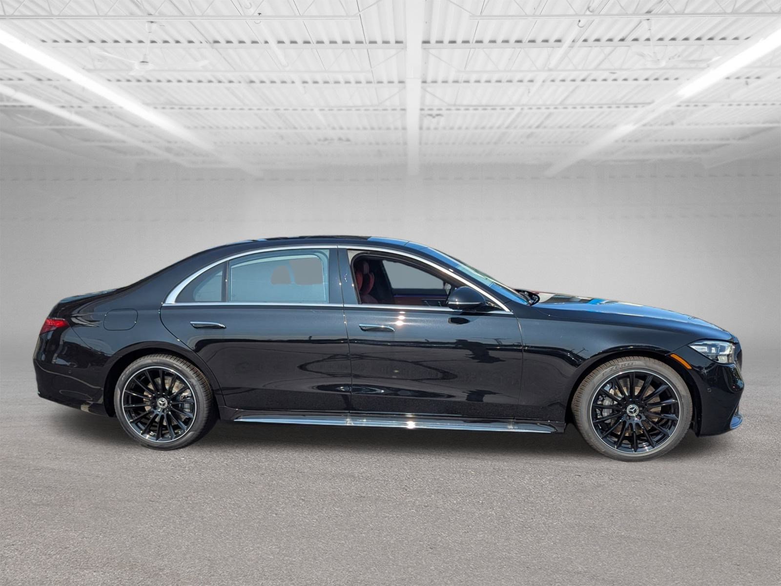 2026 Mercedes Benz S 580 4MATIC photo 2