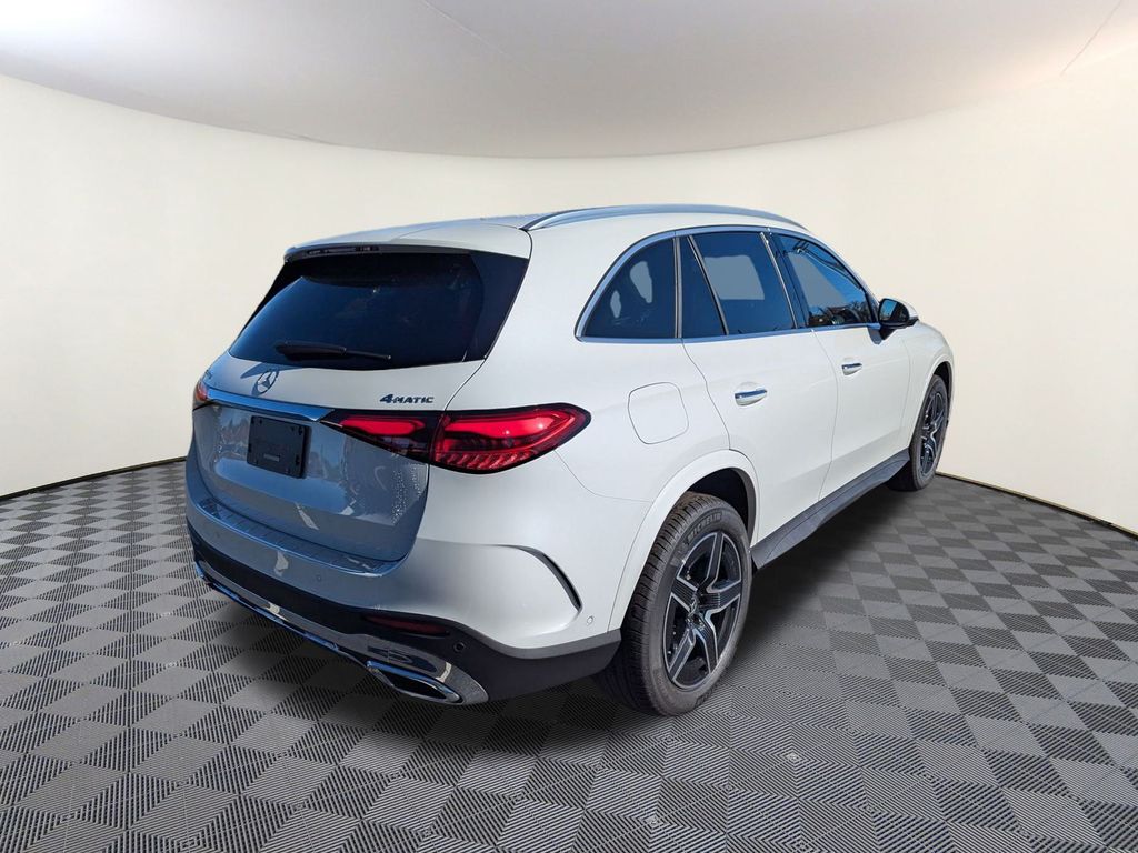 2026 Mercedes Benz GLC 300 4MATIC photo 3