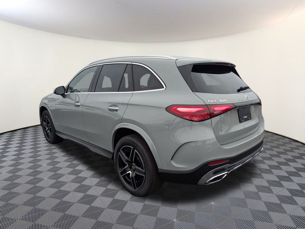 2026 Mercedes Benz GLC 300 4MATIC photo 4