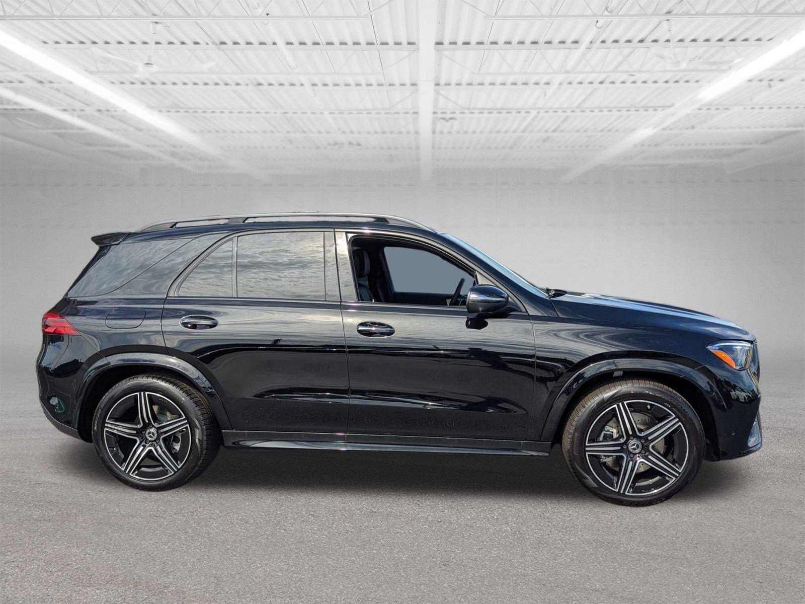 2025 Mercedes Benz GLE 350 4MATIC photo 2