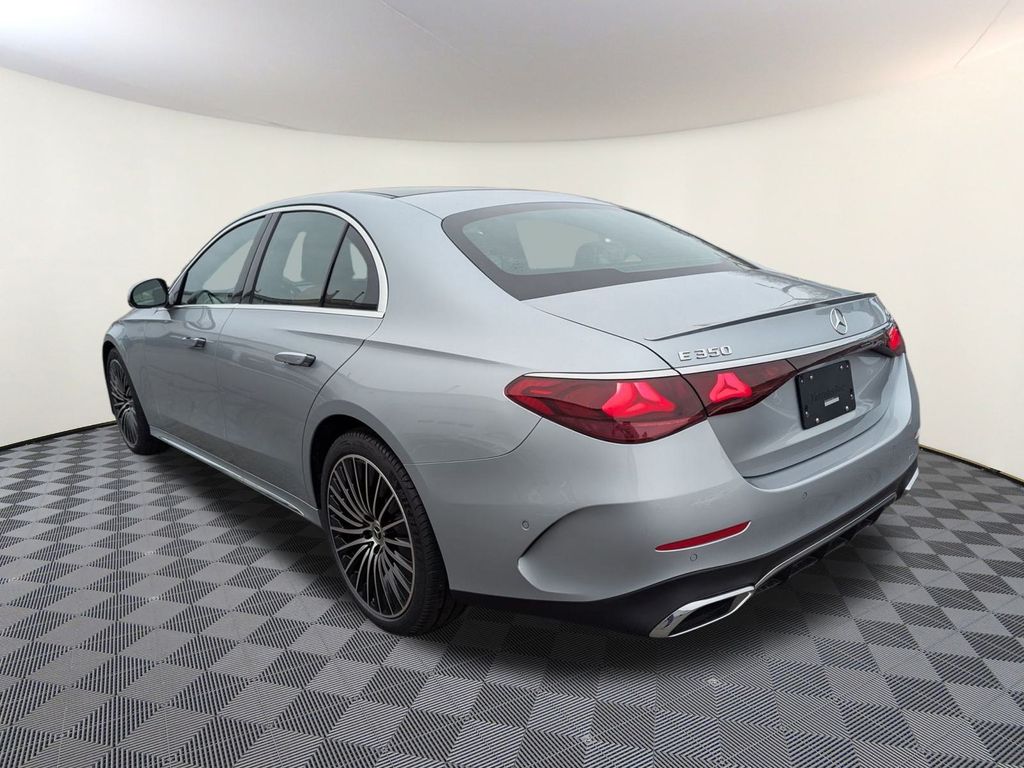 2026 Mercedes Benz E 350 Hybrid photo 4