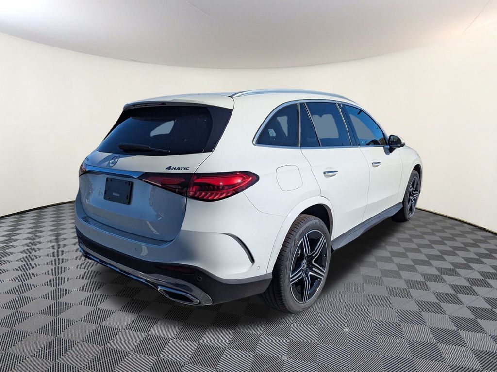 2026 Mercedes Benz GLC 300 4MATIC photo 3