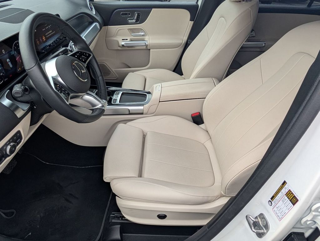 2025 Mercedes-Benz GLB Base - Photo 6