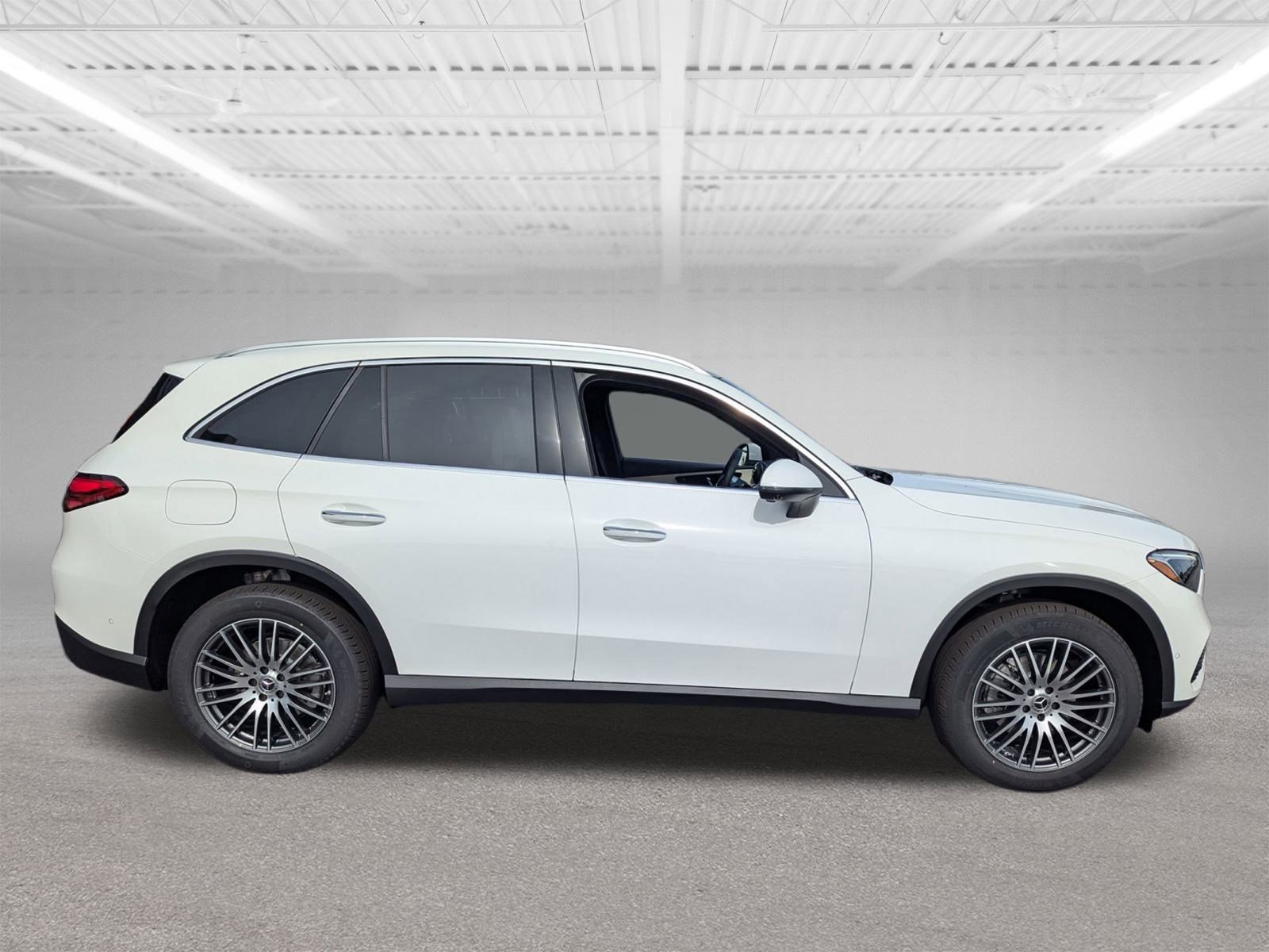 2026 Mercedes Benz GLC 300 4MATIC photo 2