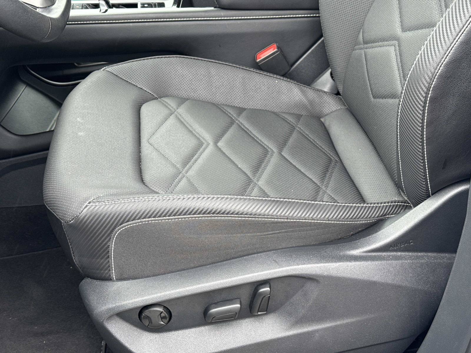 2024 Volkswagen Atlas Cross Sport SE w/Tech - Photo 12