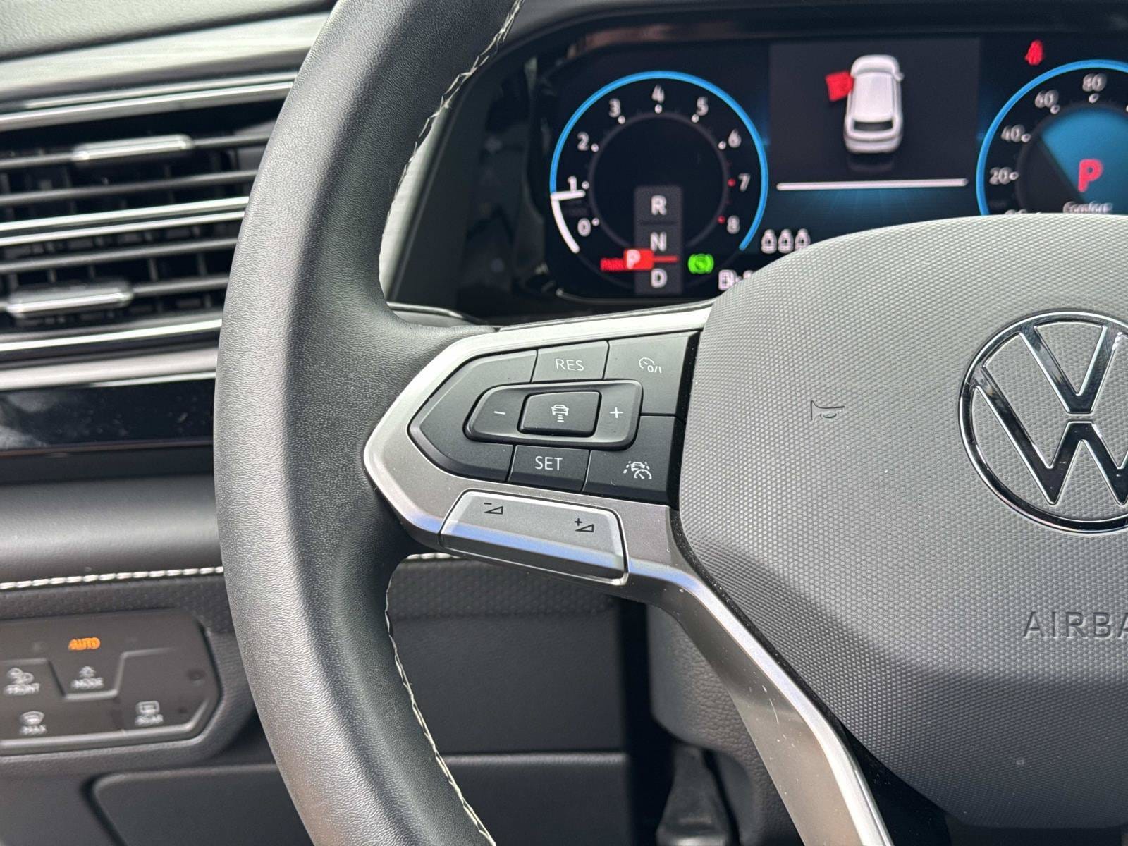 2024 Volkswagen Atlas Cross Sport SE w/Tech - Photo 27
