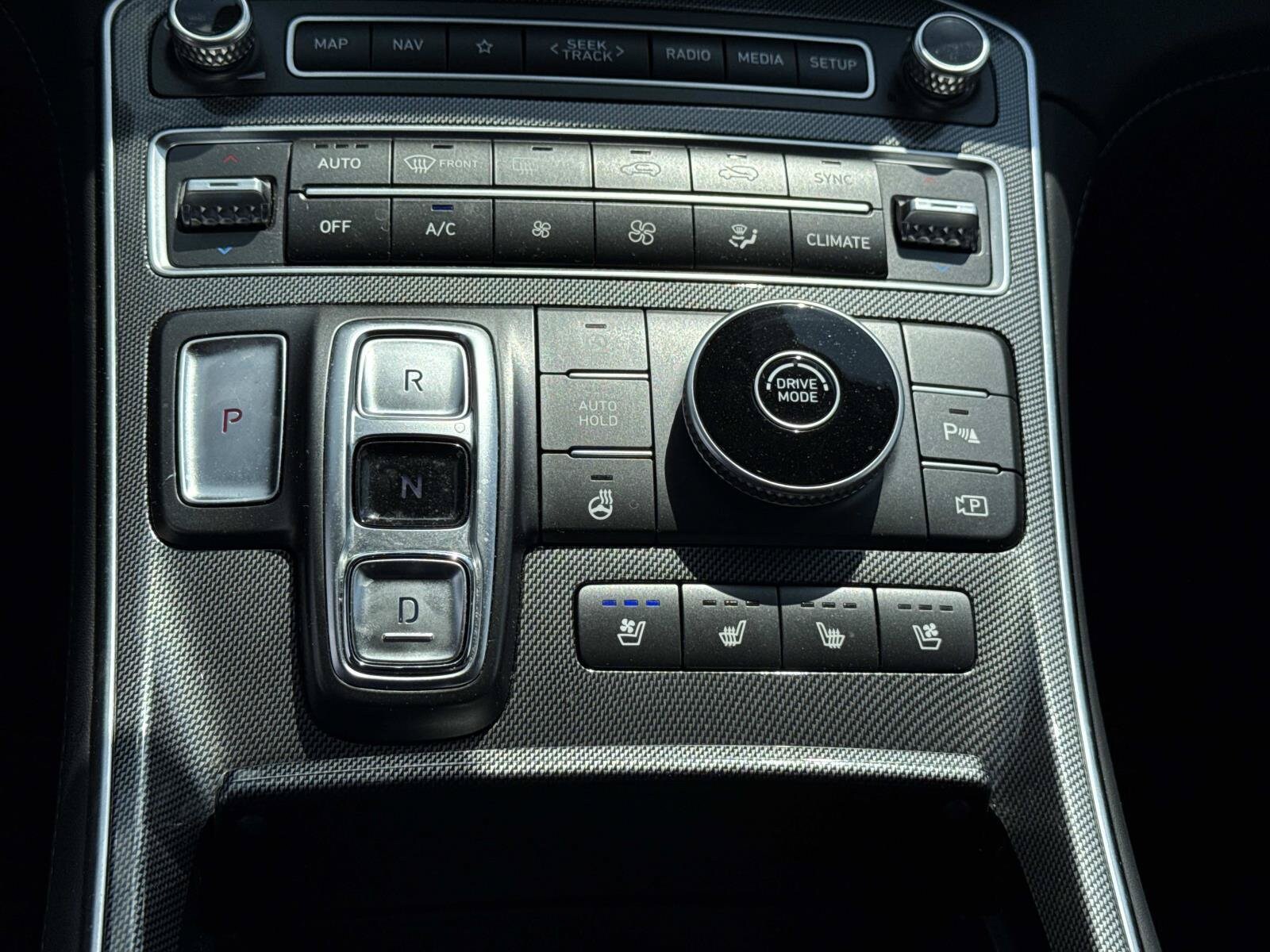 2023 Hyundai Santa Fe Limited - Photo 25