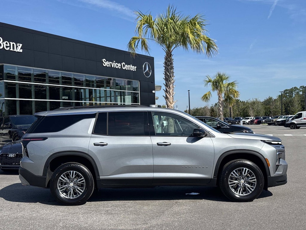 Used 2026 Chevrolet Traverse LT FWD LT w/1LT
