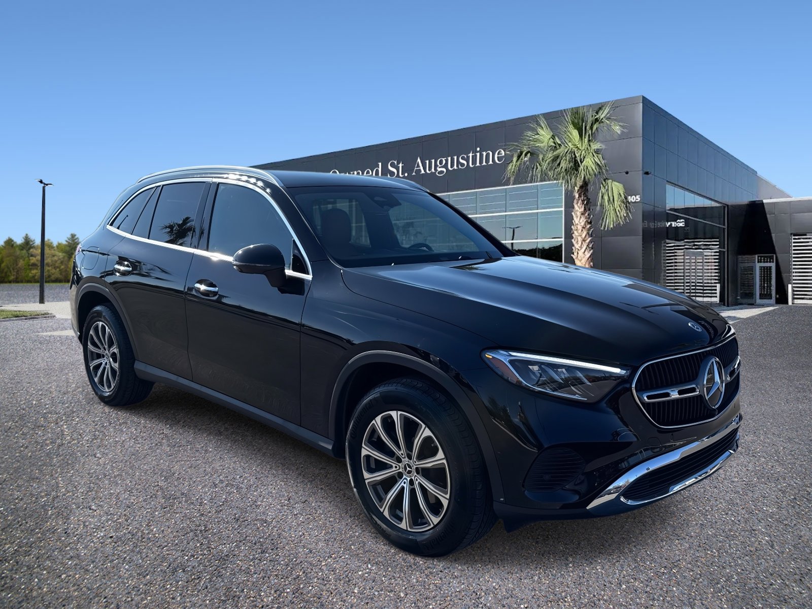 2025 Mercedes-Benz GLC Base's photo