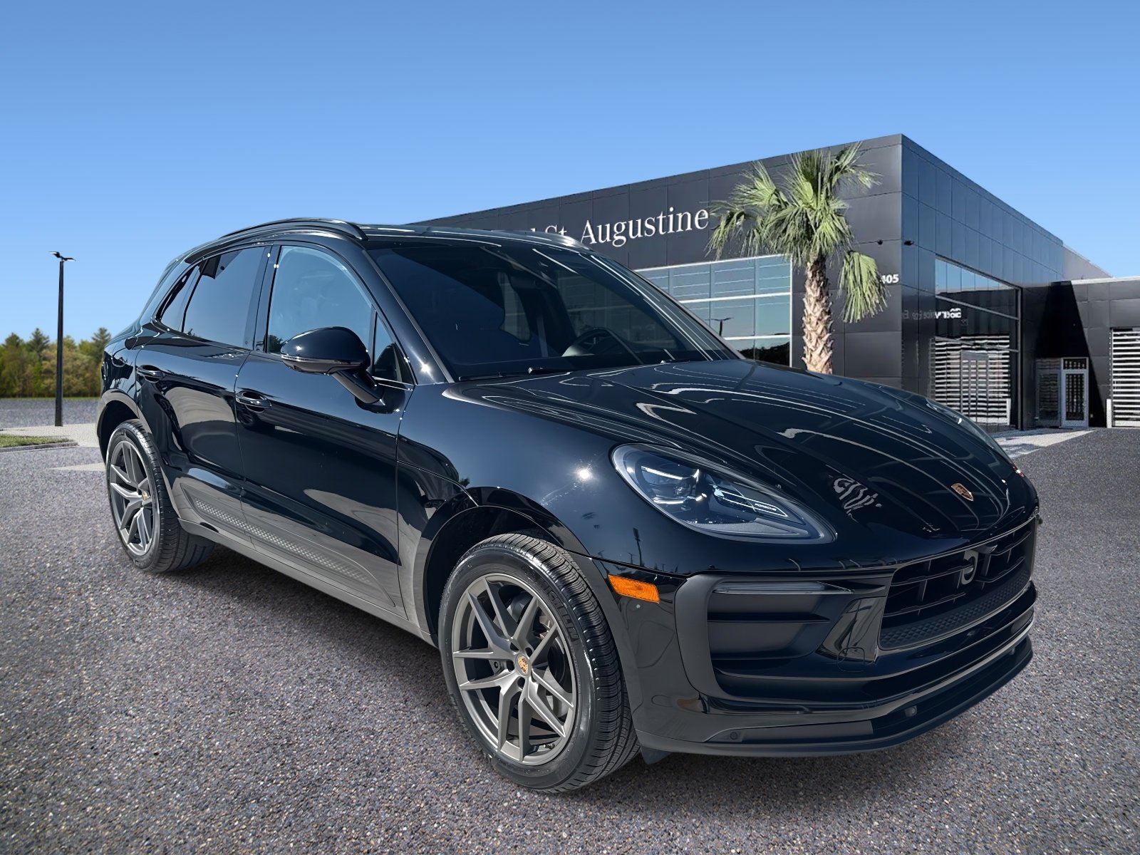 2024 Porsche Macan Base's photo
