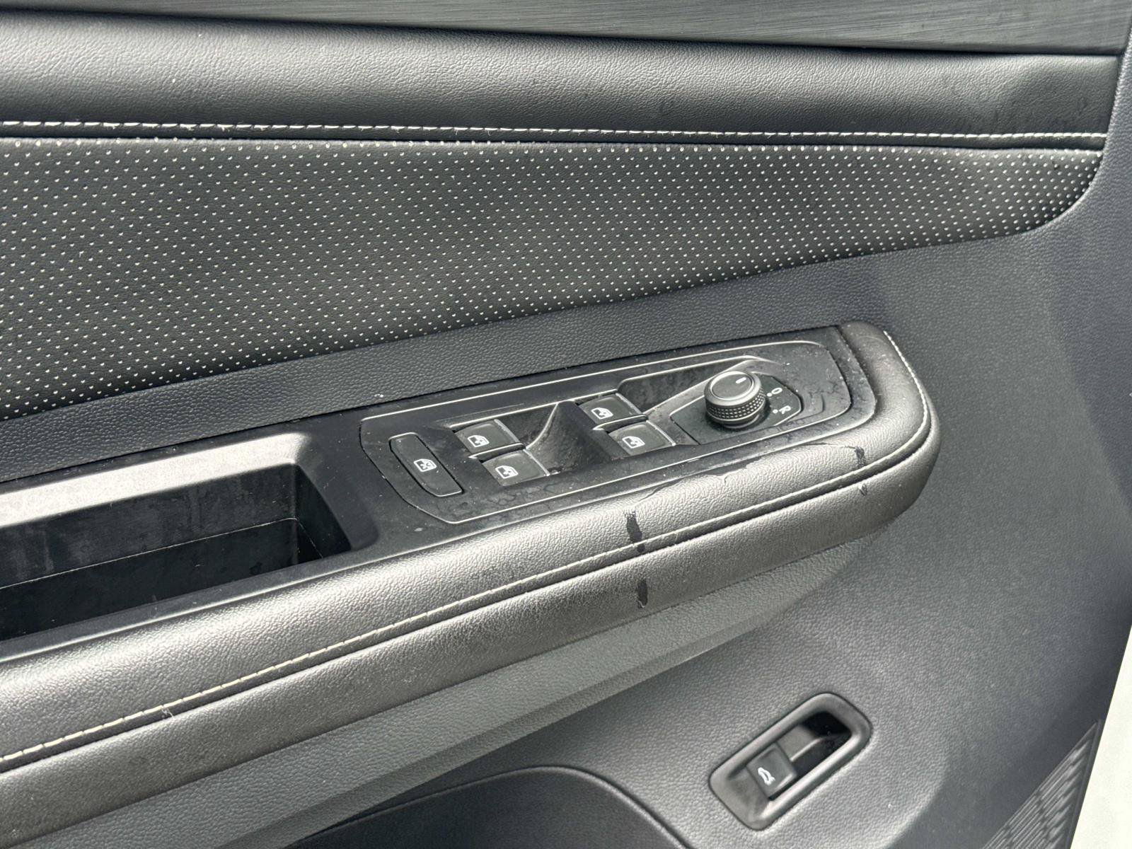 2024 Volkswagen Atlas Cross Sport SE w/Tech - Photo 11