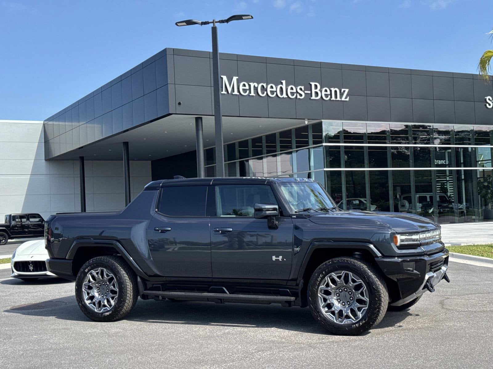 2025 GMC Hummer EV 3X's photo