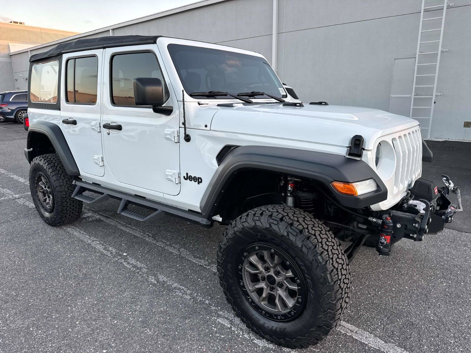 2023 Jeep Wrangler 4-Door Sport