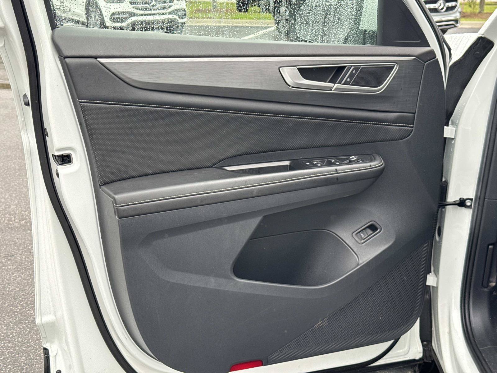2024 Volkswagen Atlas Cross Sport SE w/Tech - Photo 10