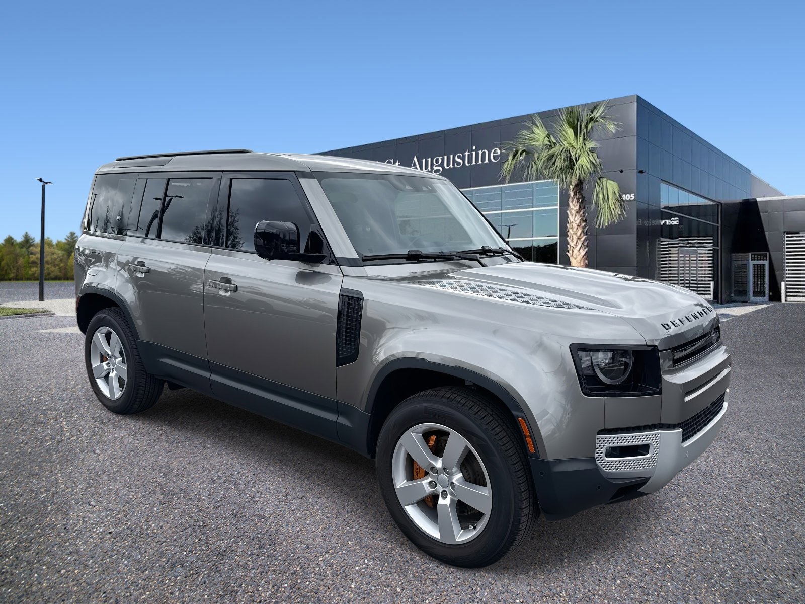 2024 Land Rover Defender S's photo