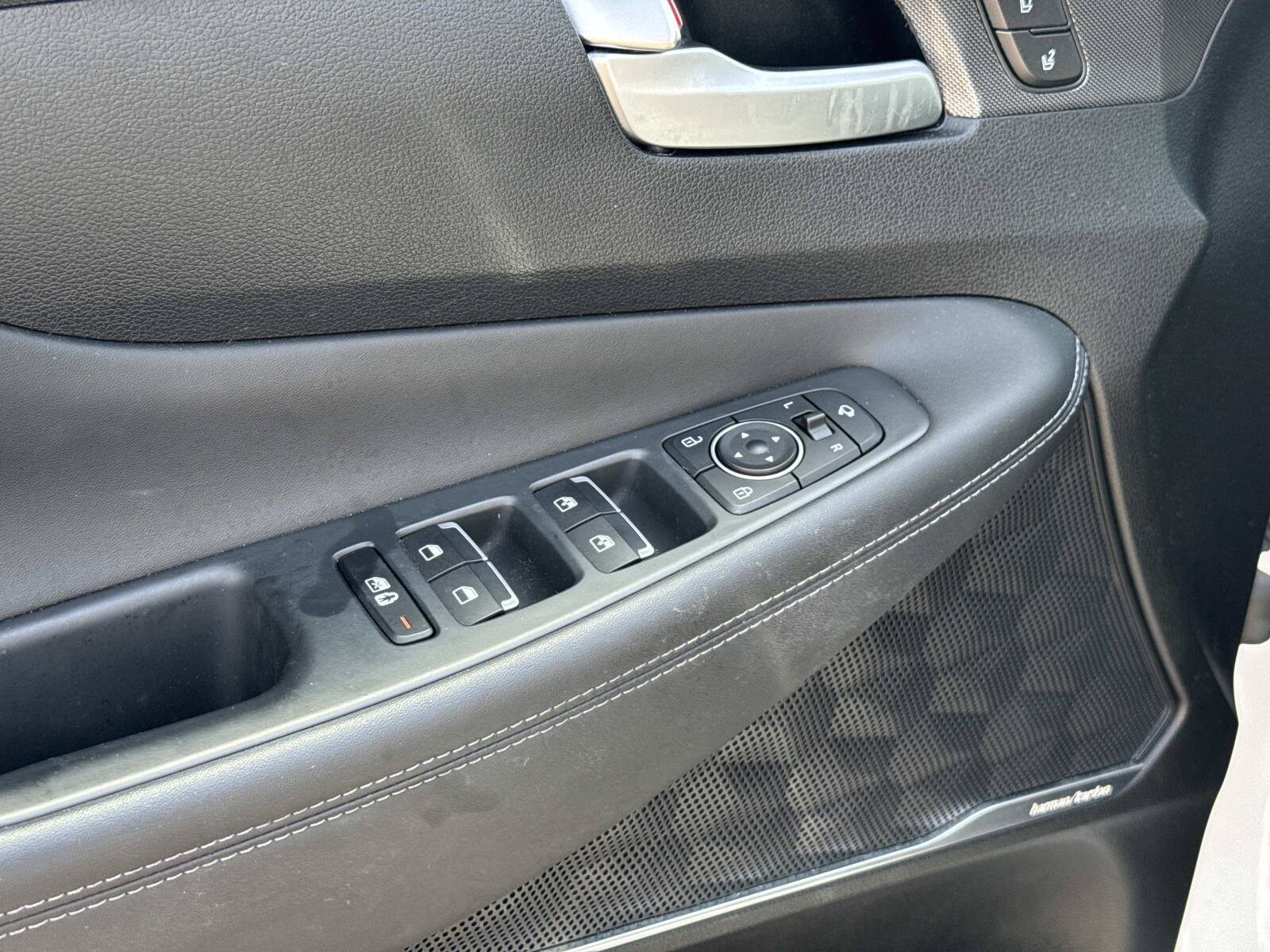 2023 Hyundai Santa Fe Limited - Photo 11