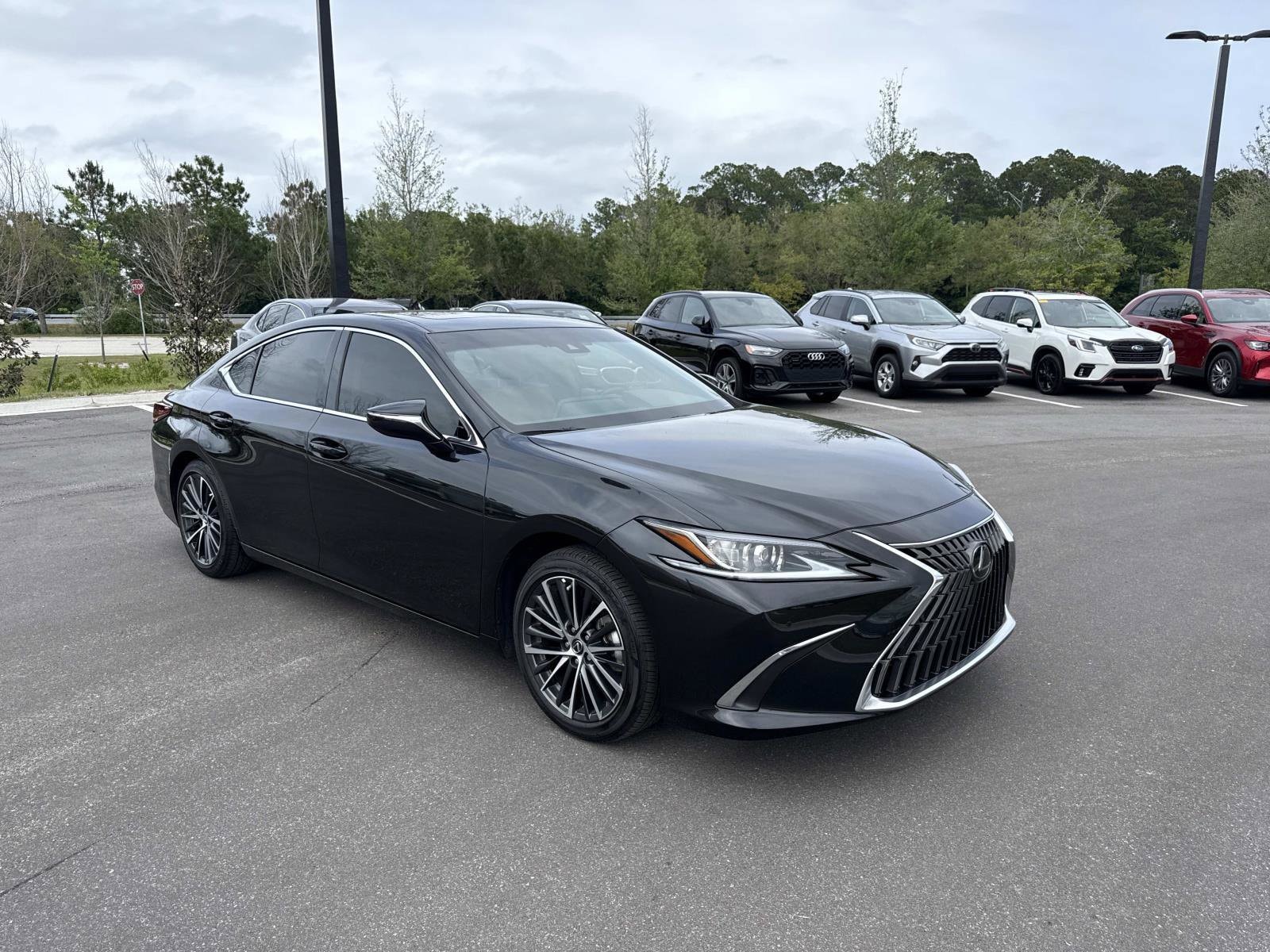 2025 Lexus ES 350 350's photo