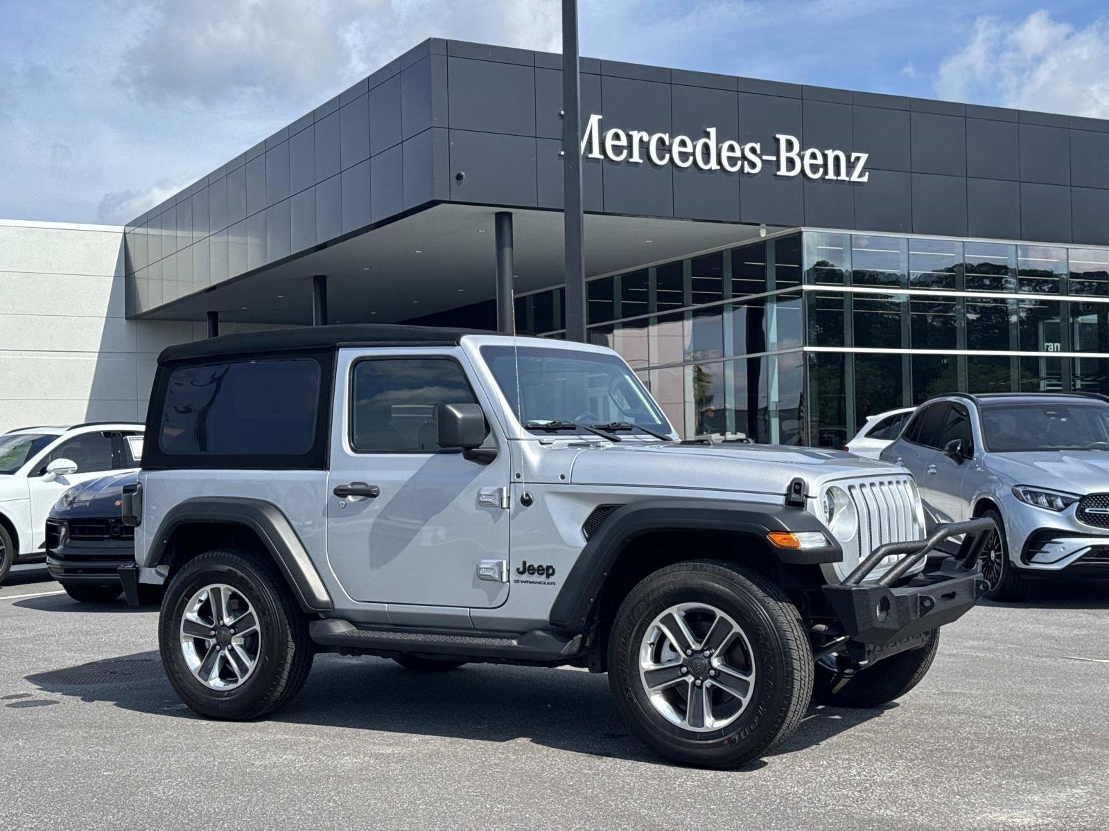 2023 Jeep Wrangler Sport's photo