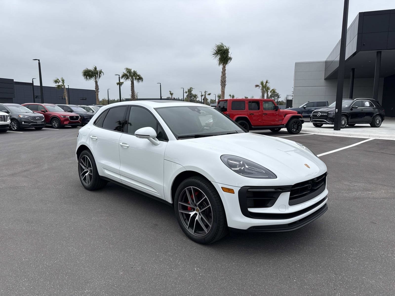 2024 Porsche Macan S's photo