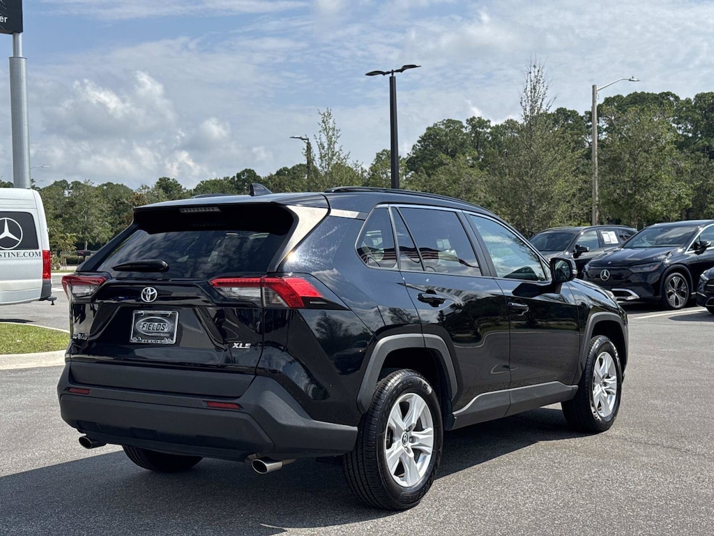 Used 2020 Toyota RAV4 XLE XLE FWD