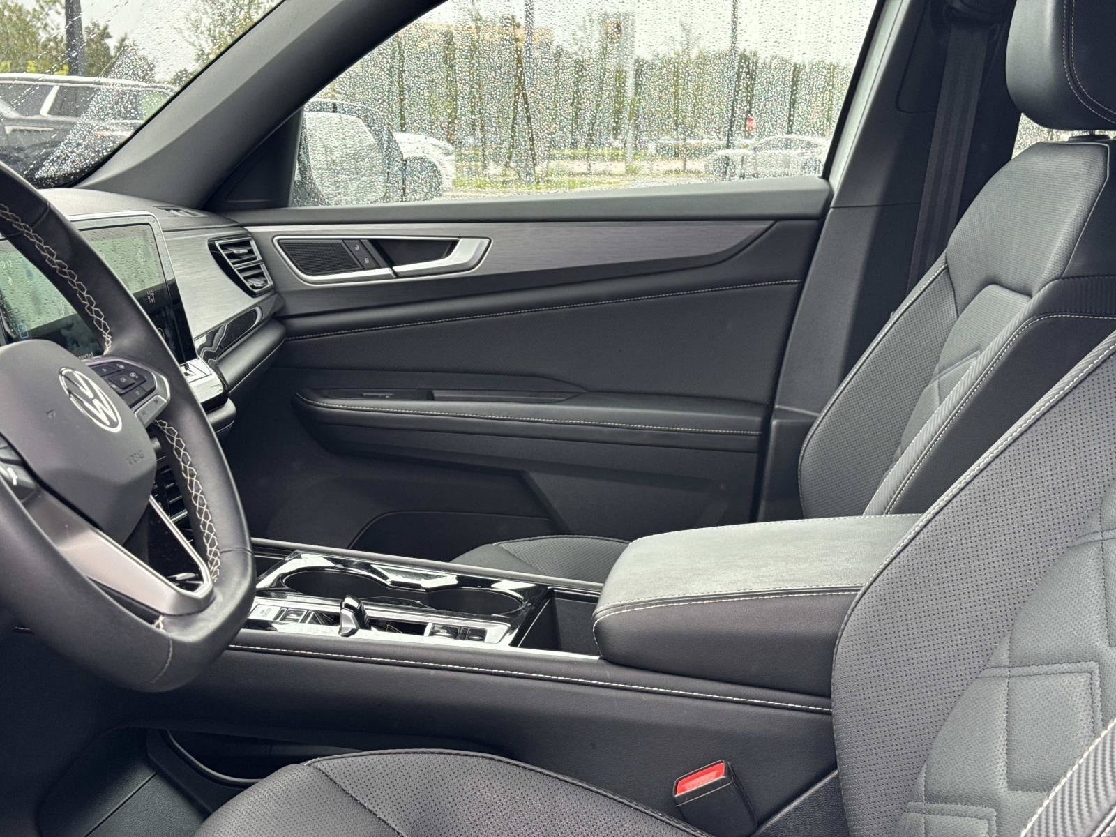 2024 Volkswagen Atlas Cross Sport SE w/Tech - Photo 14