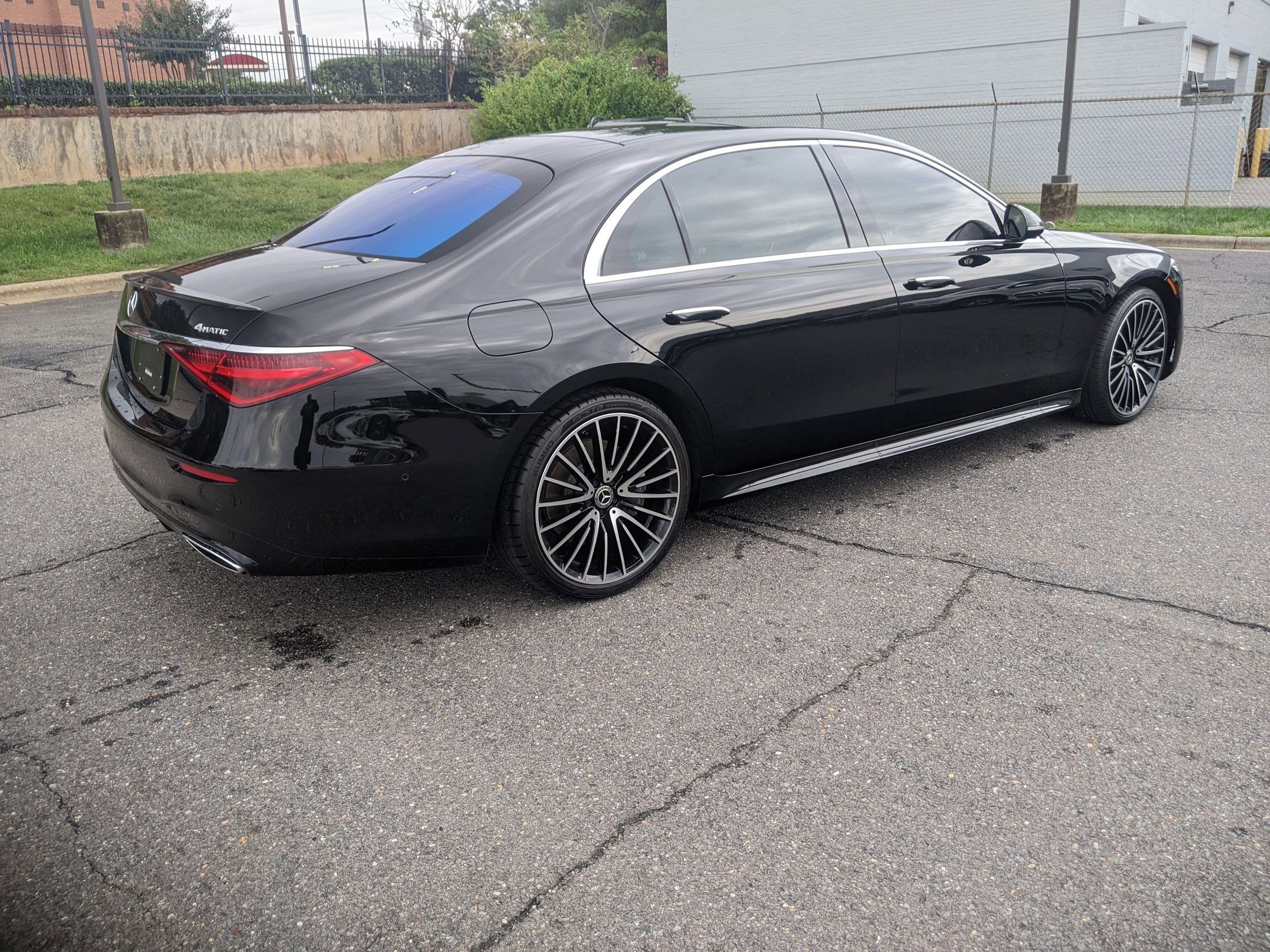 2022 Mercedes Benz S 580 4MATIC photo 3