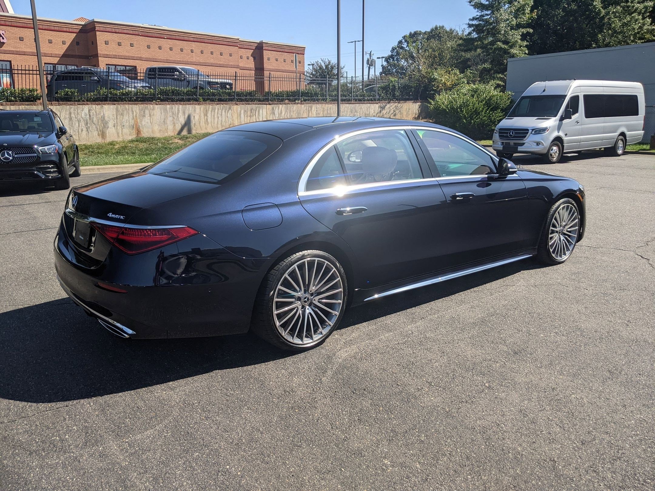 2023 Mercedes Benz S 580 4MATIC photo 3