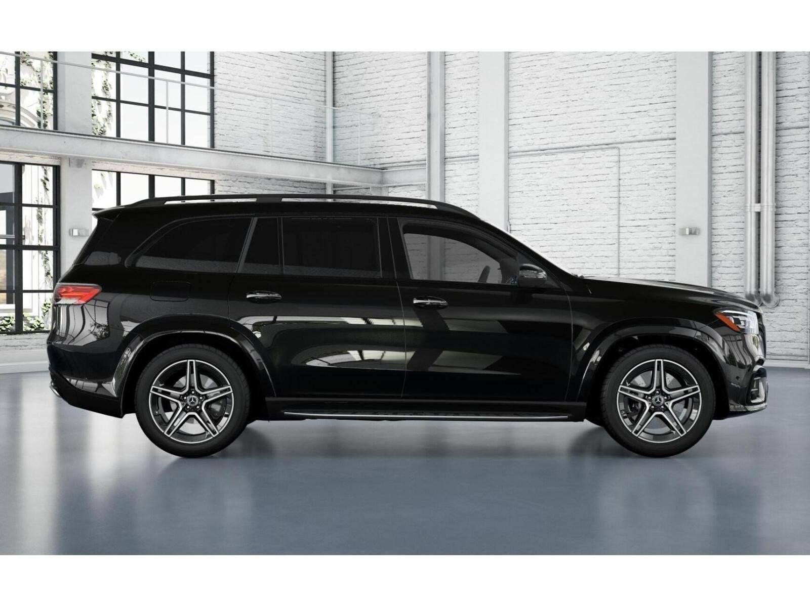 2026 Mercedes Benz GLS 450 4MATIC photo 2