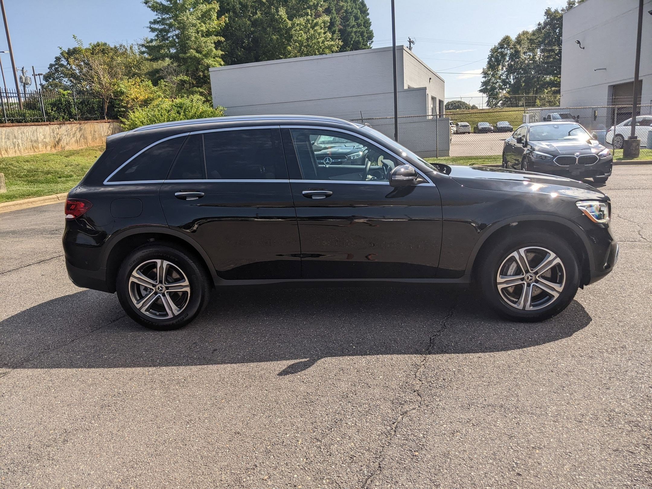 2022 Mercedes Benz GLC 300 4MATIC photo 2