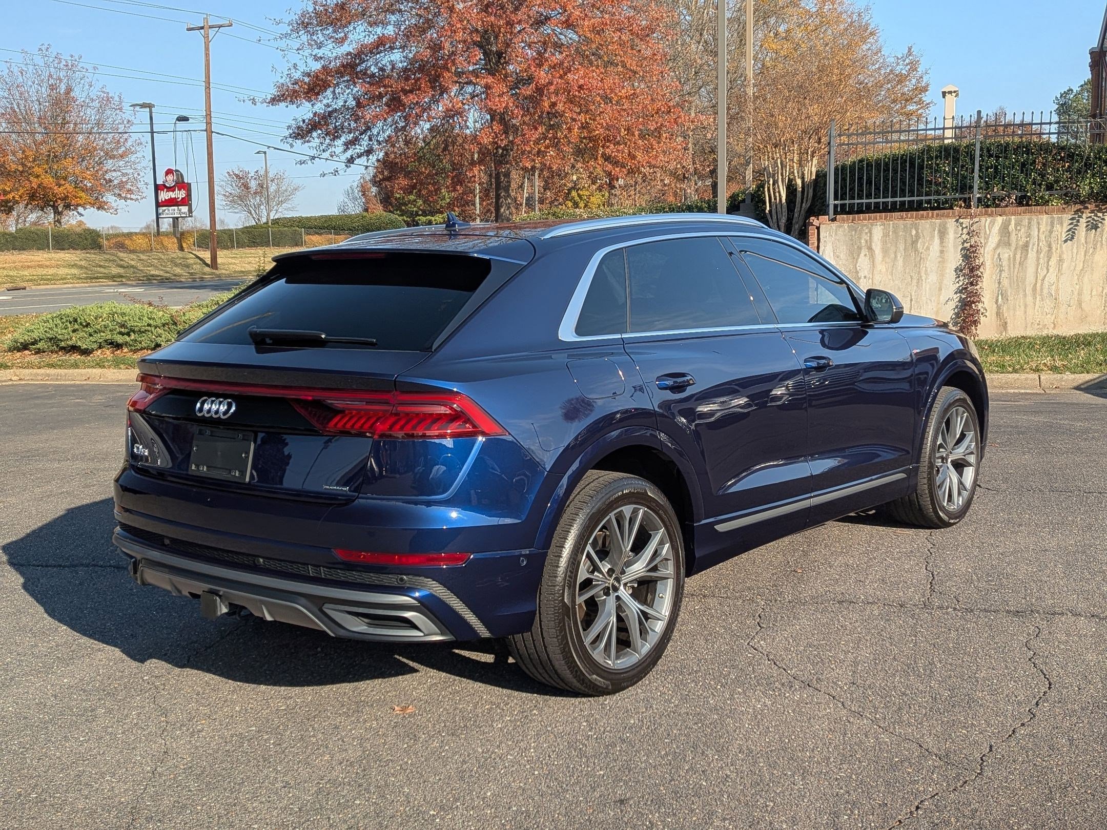 2023 Audi Q8 55 Premium Plus photo 2