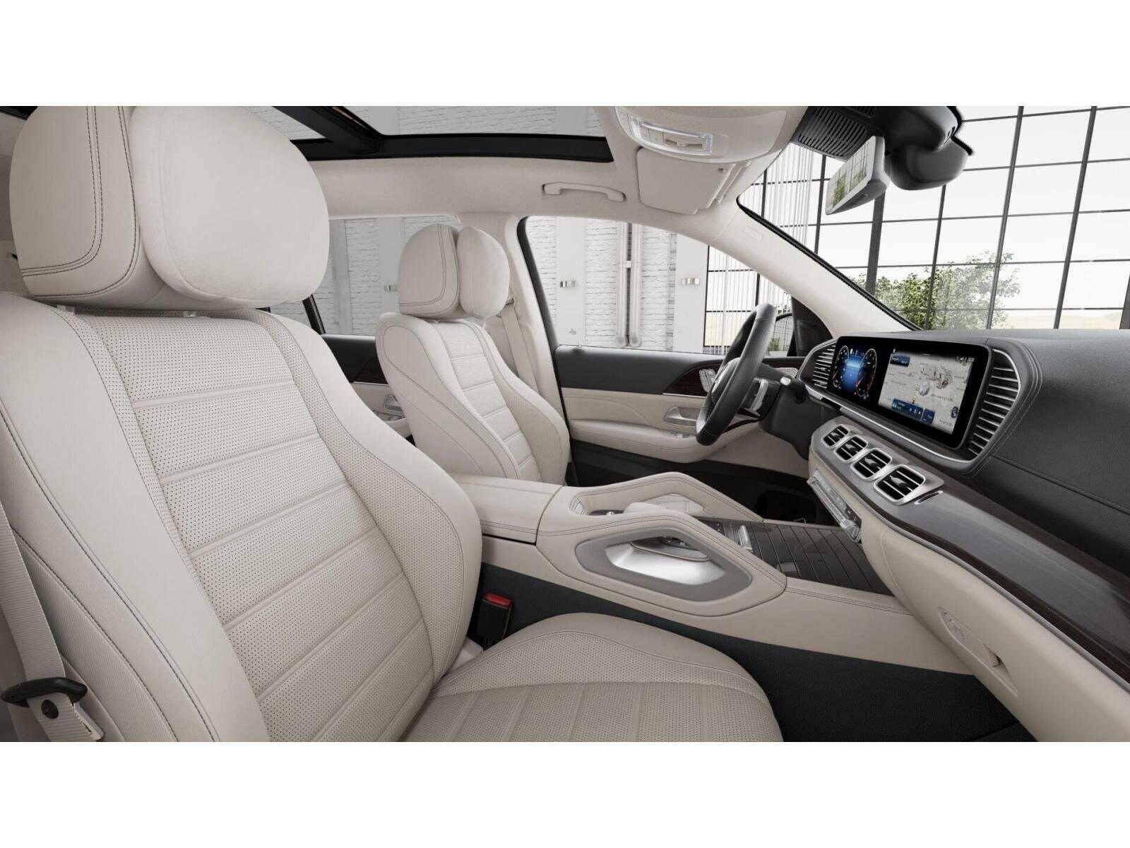 2026 Mercedes Benz GLS 450 4MATIC photo 4
