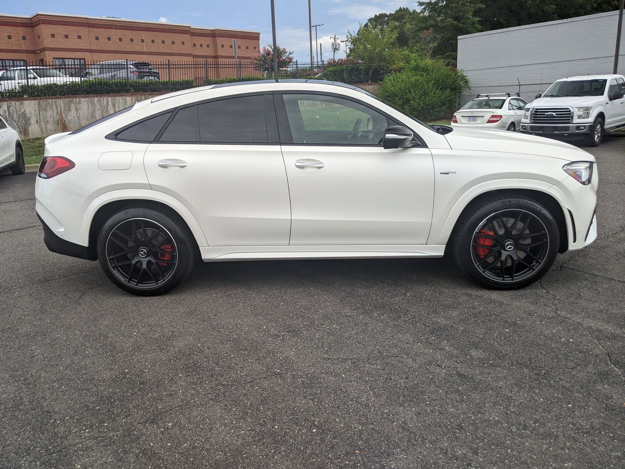 2022 Mercedes Benz GLE AMG 53 4MATIC photo 2