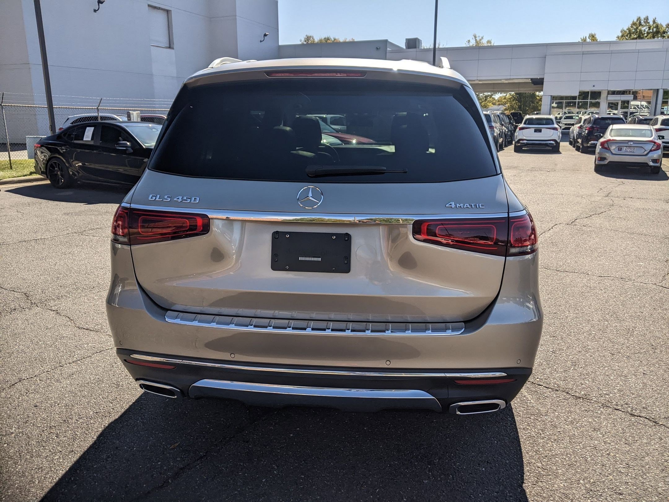 2023 Mercedes Benz GLS 450 4MATIC photo 4