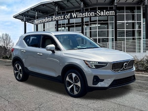2023 Volvo XC40 B5 AWD Plus Bright SUV