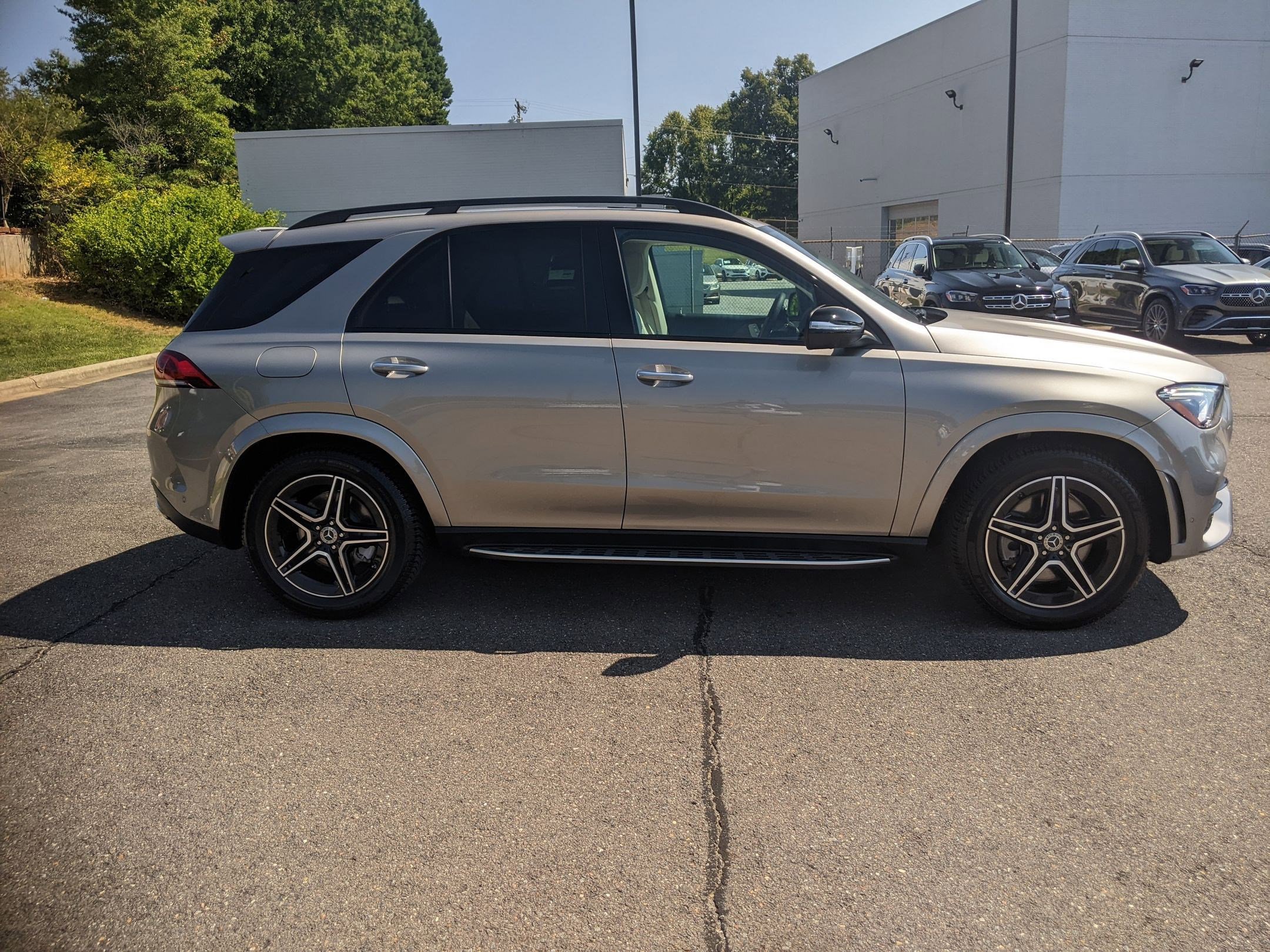 2022 Mercedes Benz GLE 450 4MATIC photo 2