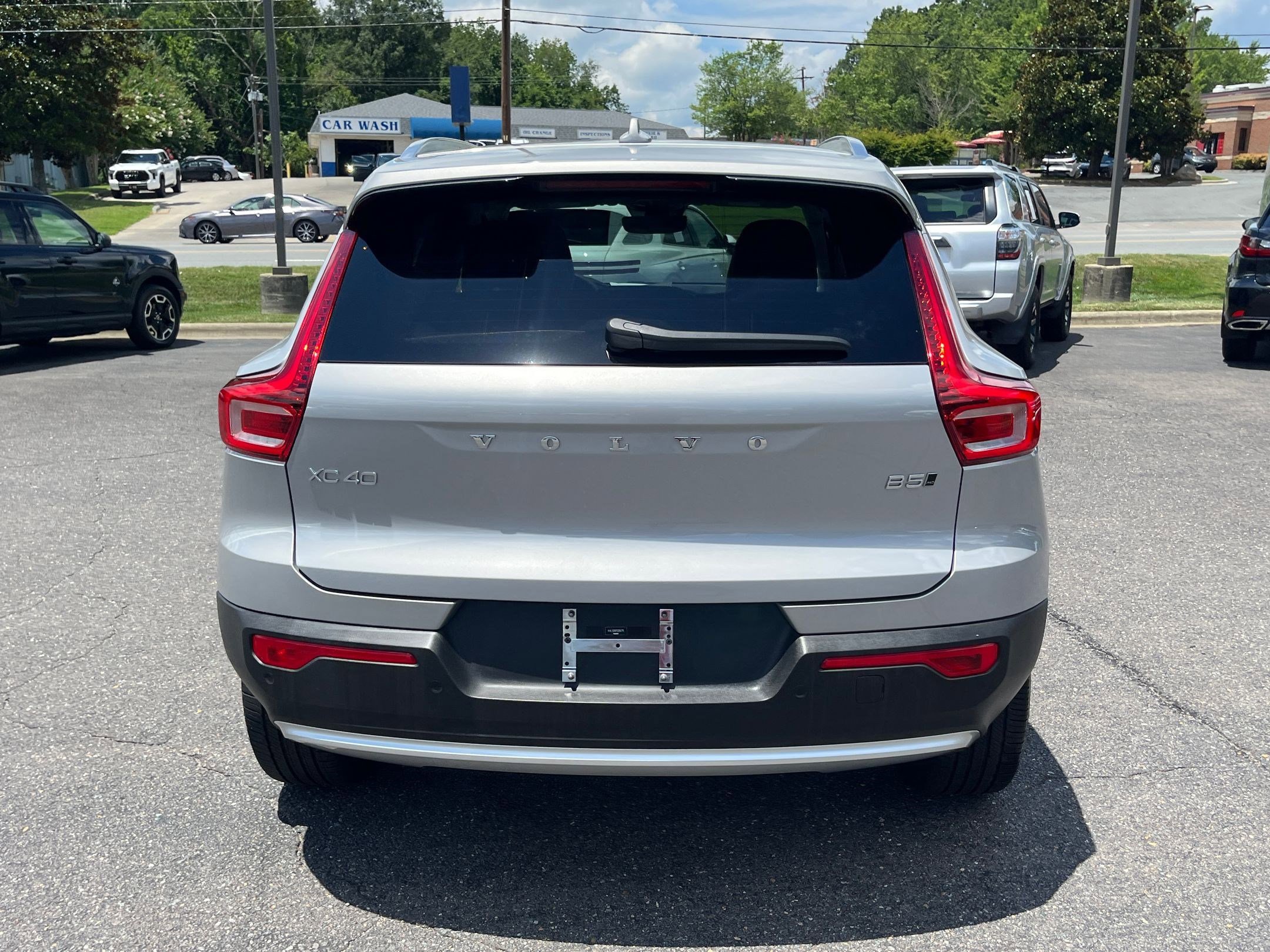 2023 Volvo XC40 Plus photo 4