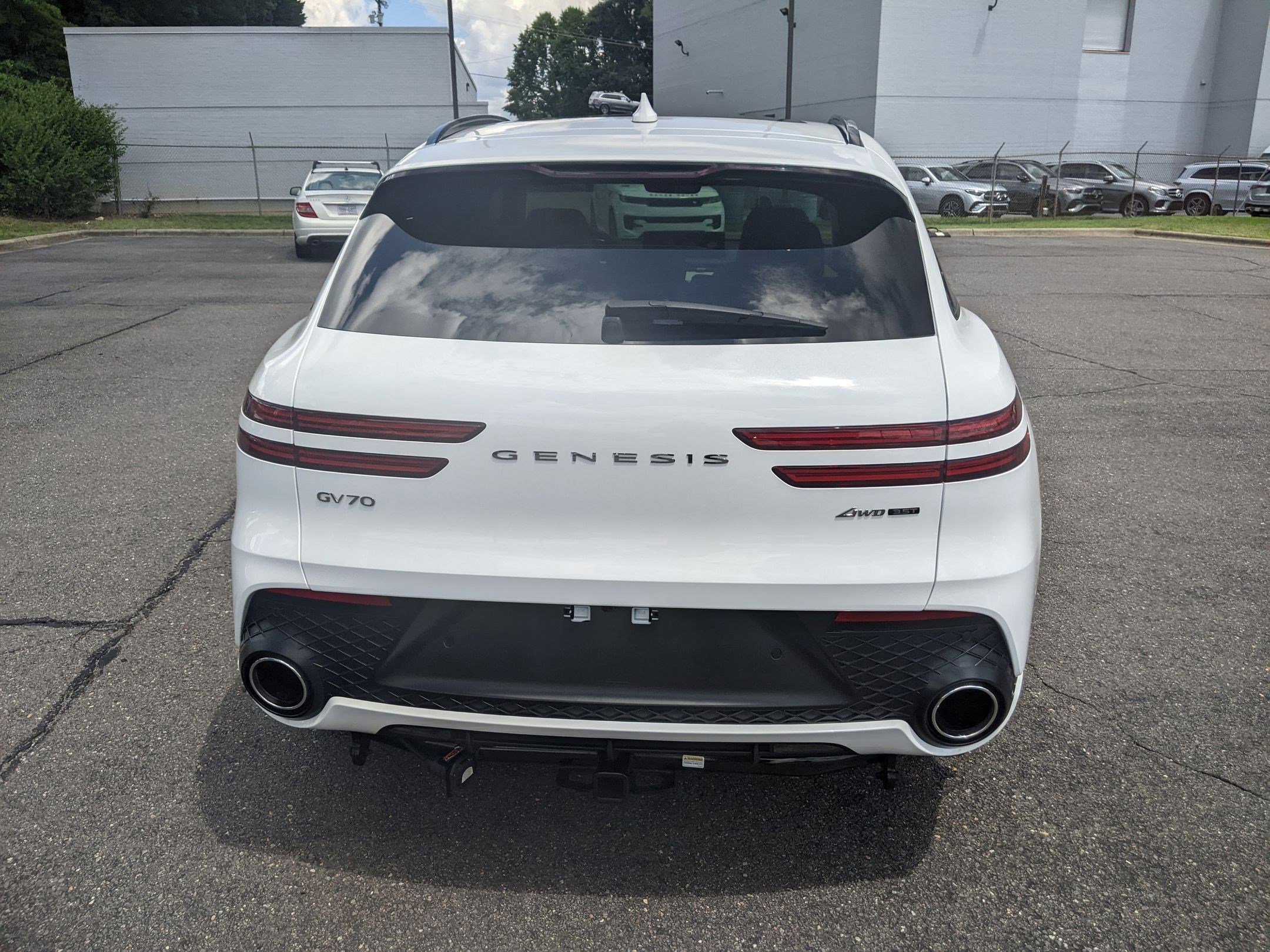 2022 Genesis GV70 3.5T Sport photo 4