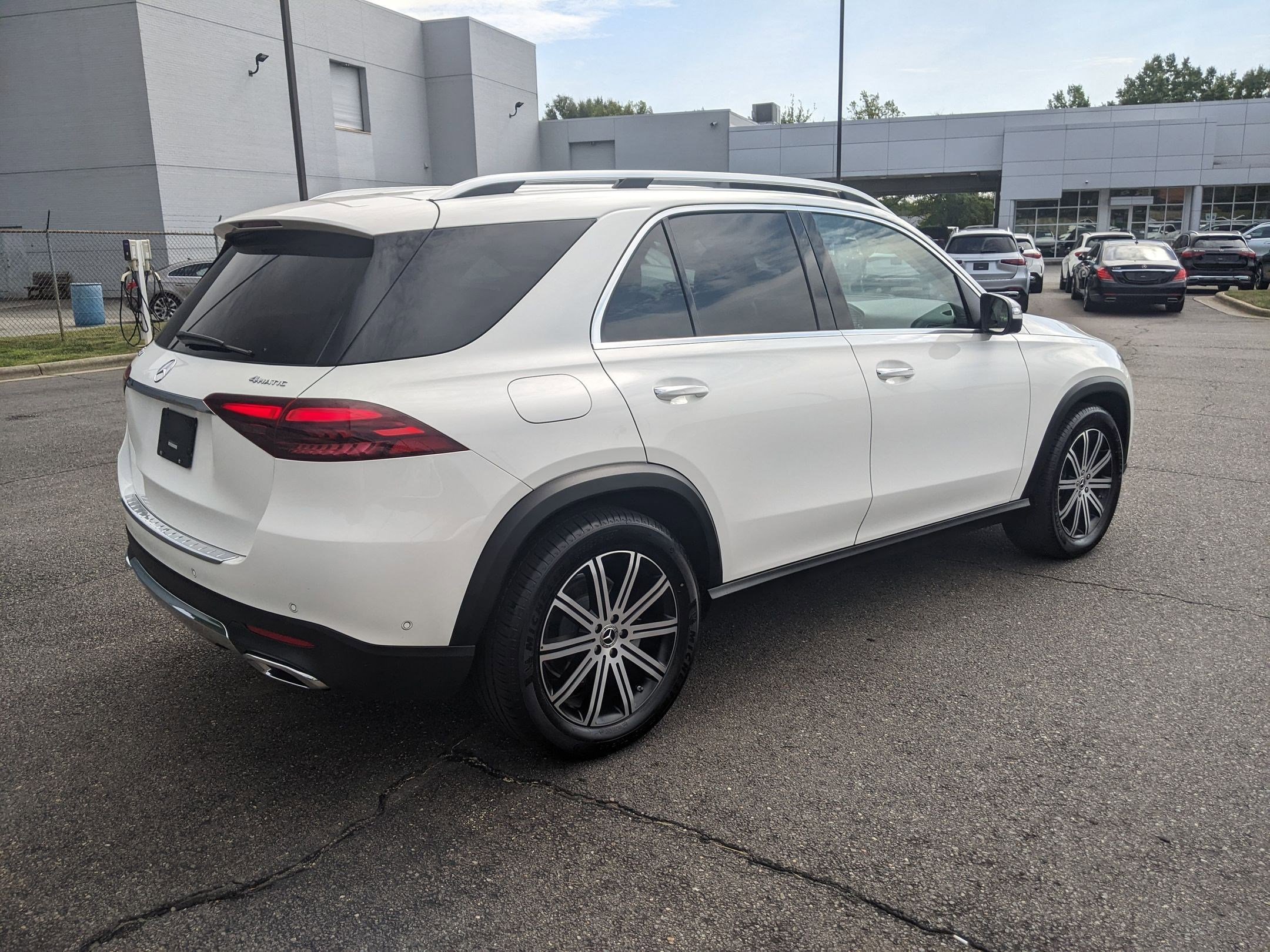 2025 Mercedes Benz GLE 350 4MATIC photo 2