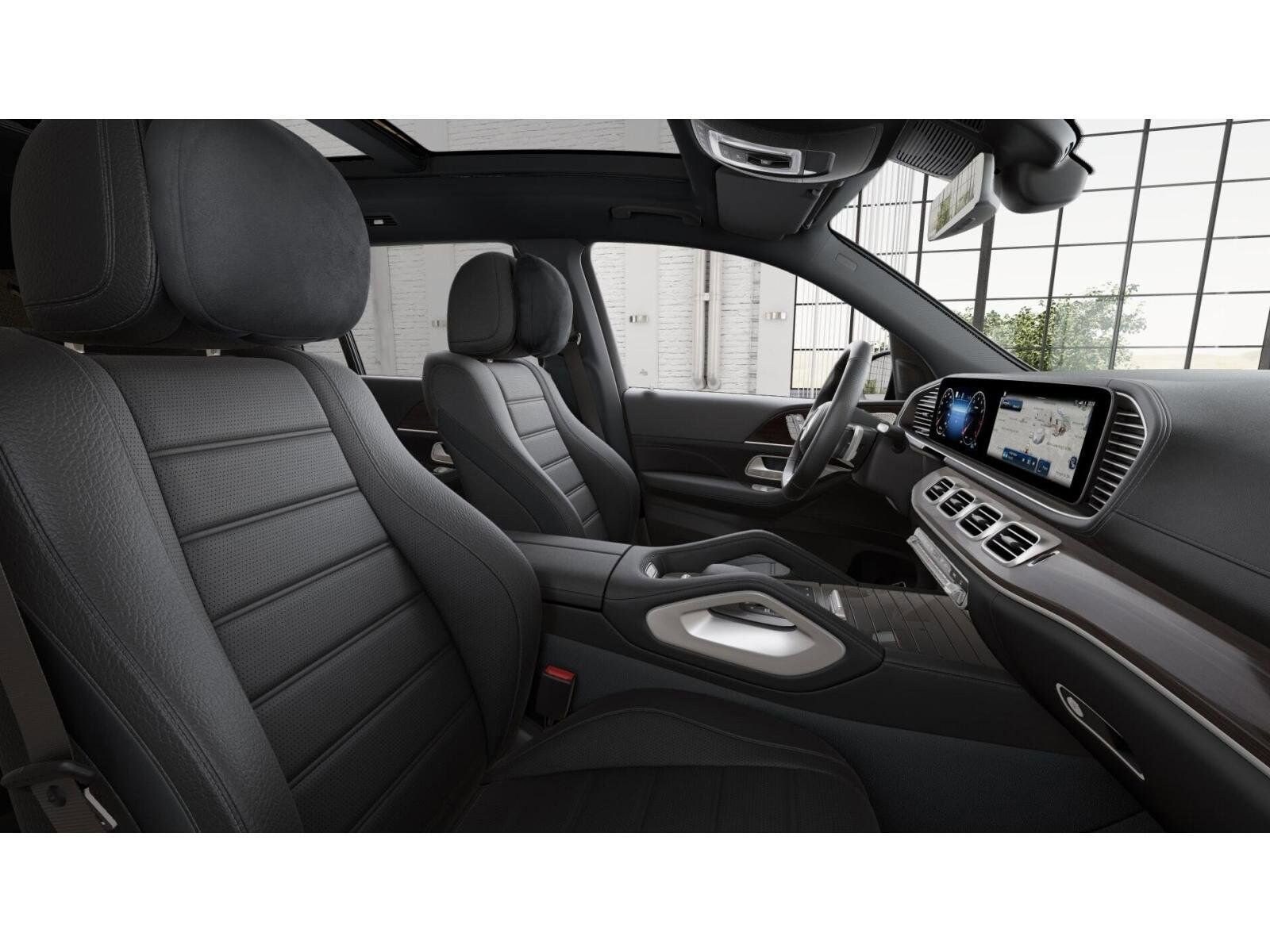 2026 Mercedes Benz GLS 450 4MATIC photo 4