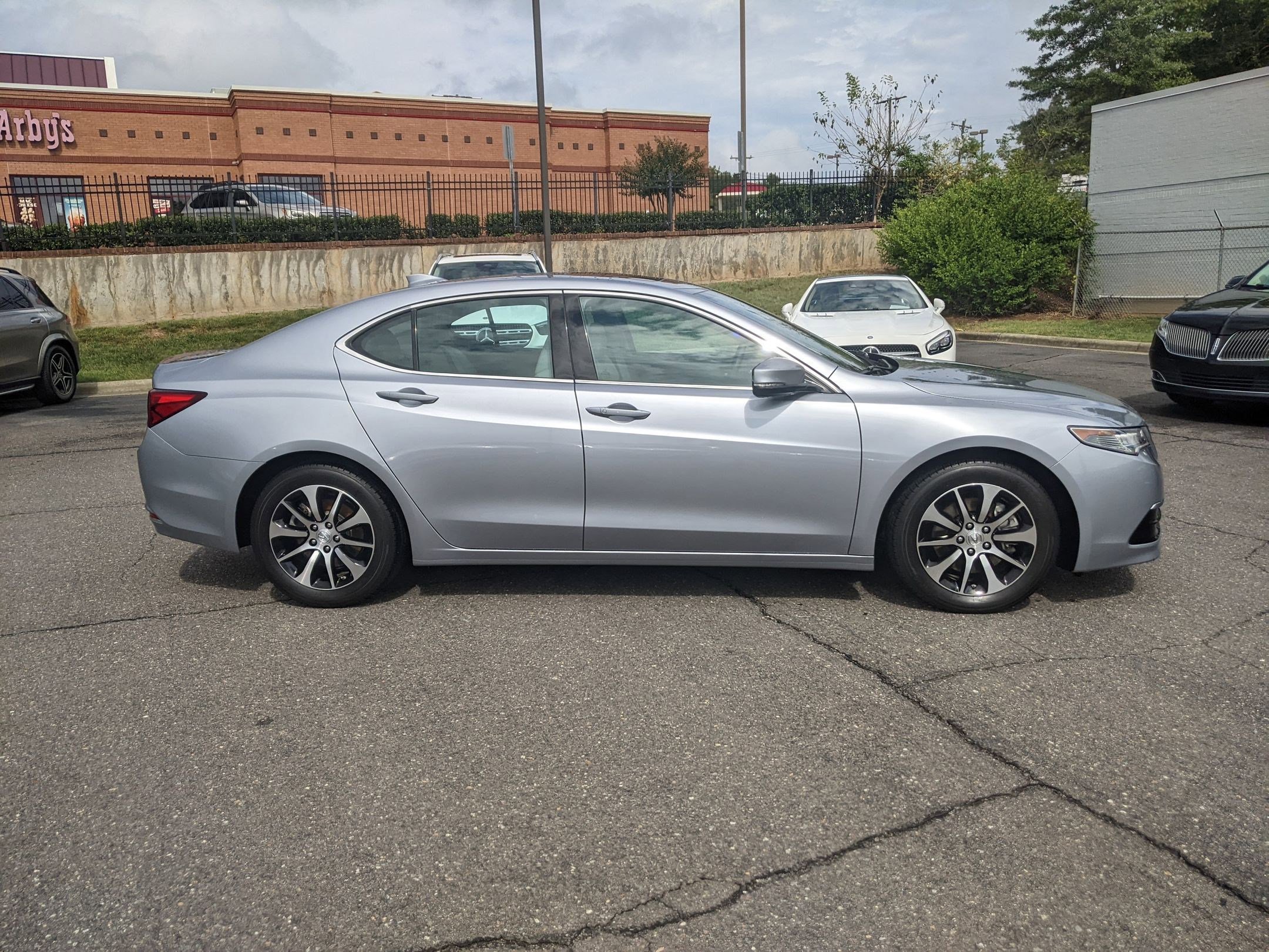 2016 Acura TLX Base photo 2
