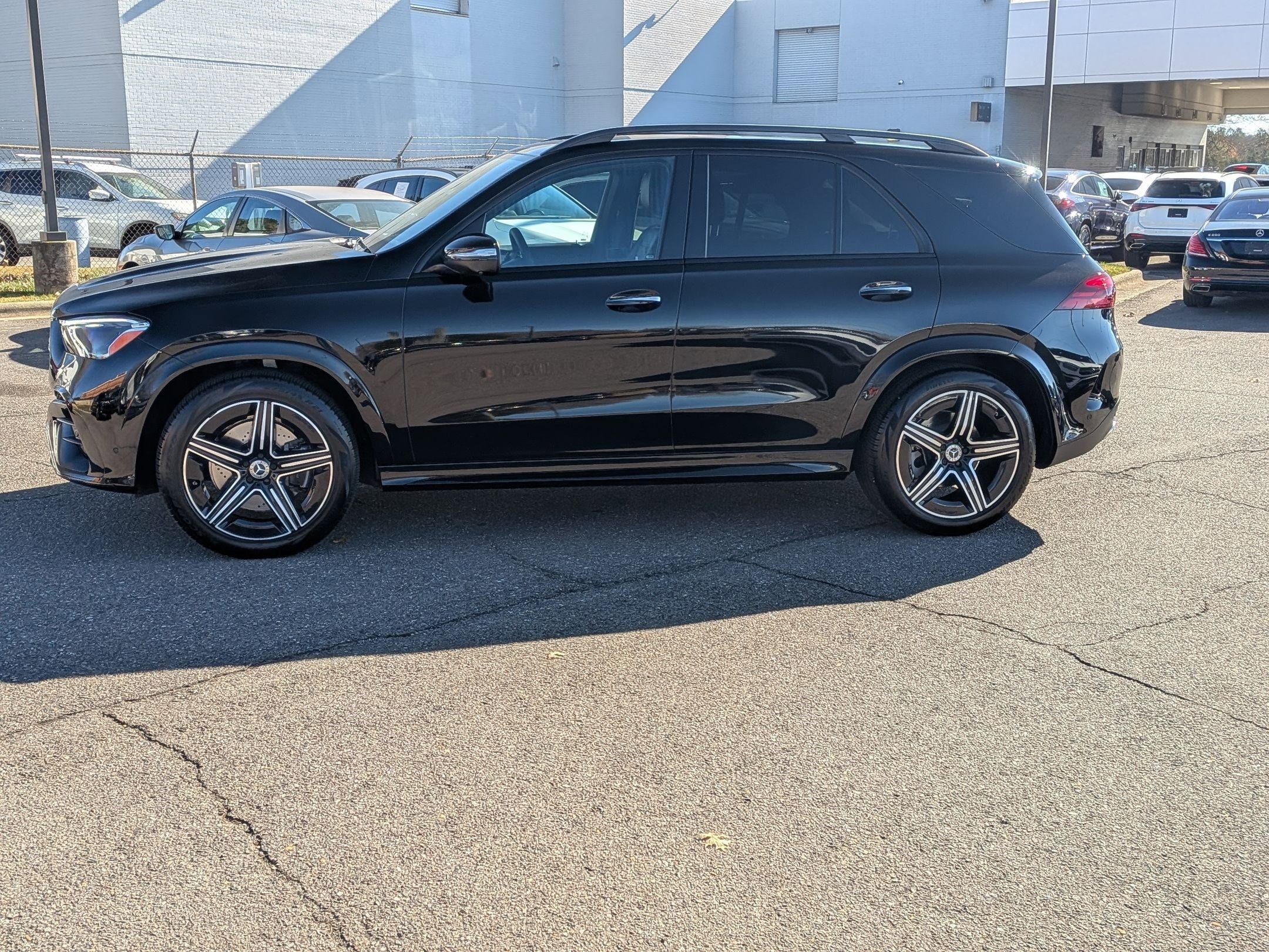 2025 Mercedes Benz GLE 580 4MATIC photo 3