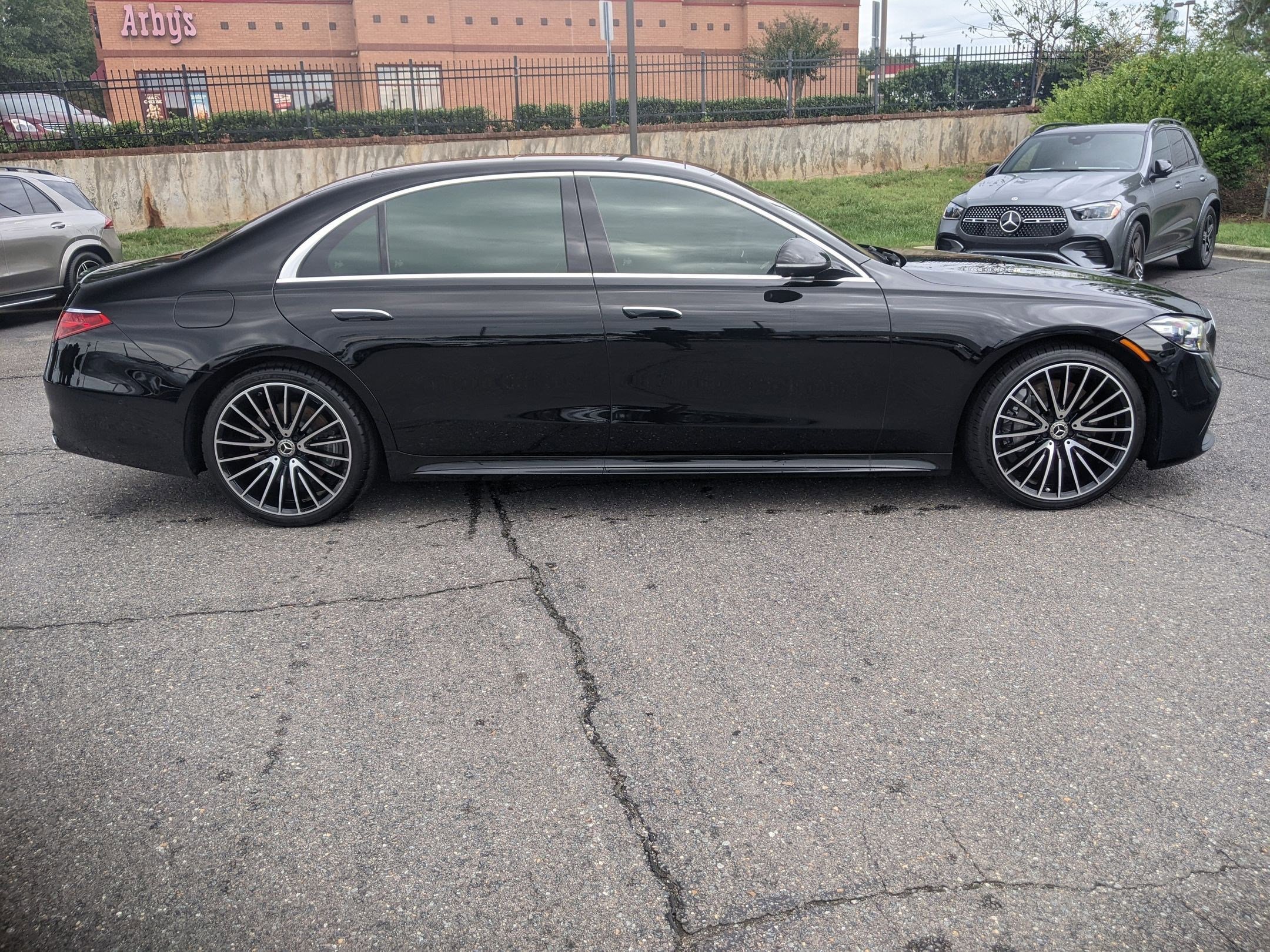2022 Mercedes Benz S 580 4MATIC photo 2