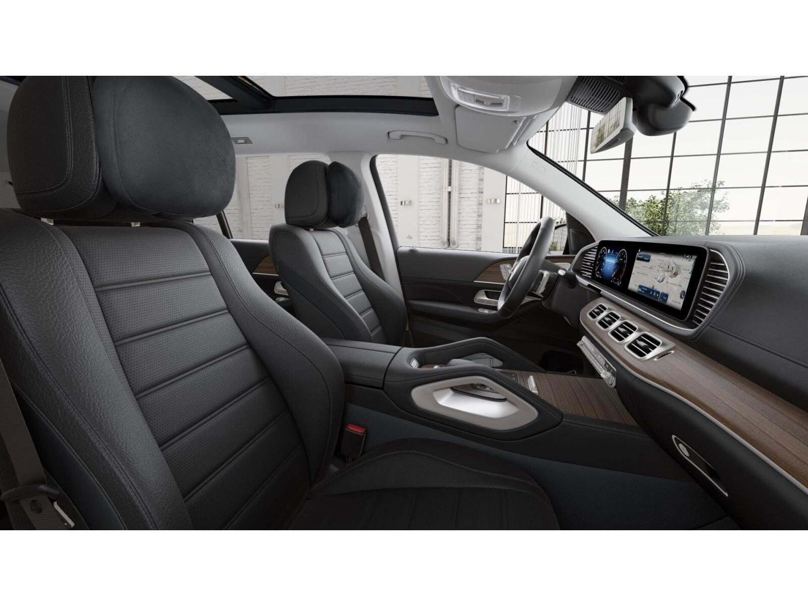 2026 Mercedes Benz GLS 450 4MATIC photo 3