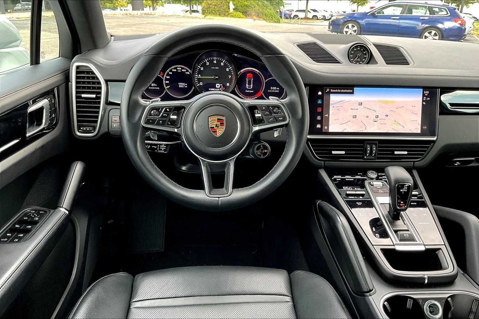 2023 Porsche Cayenne E-Hybrid photo 4