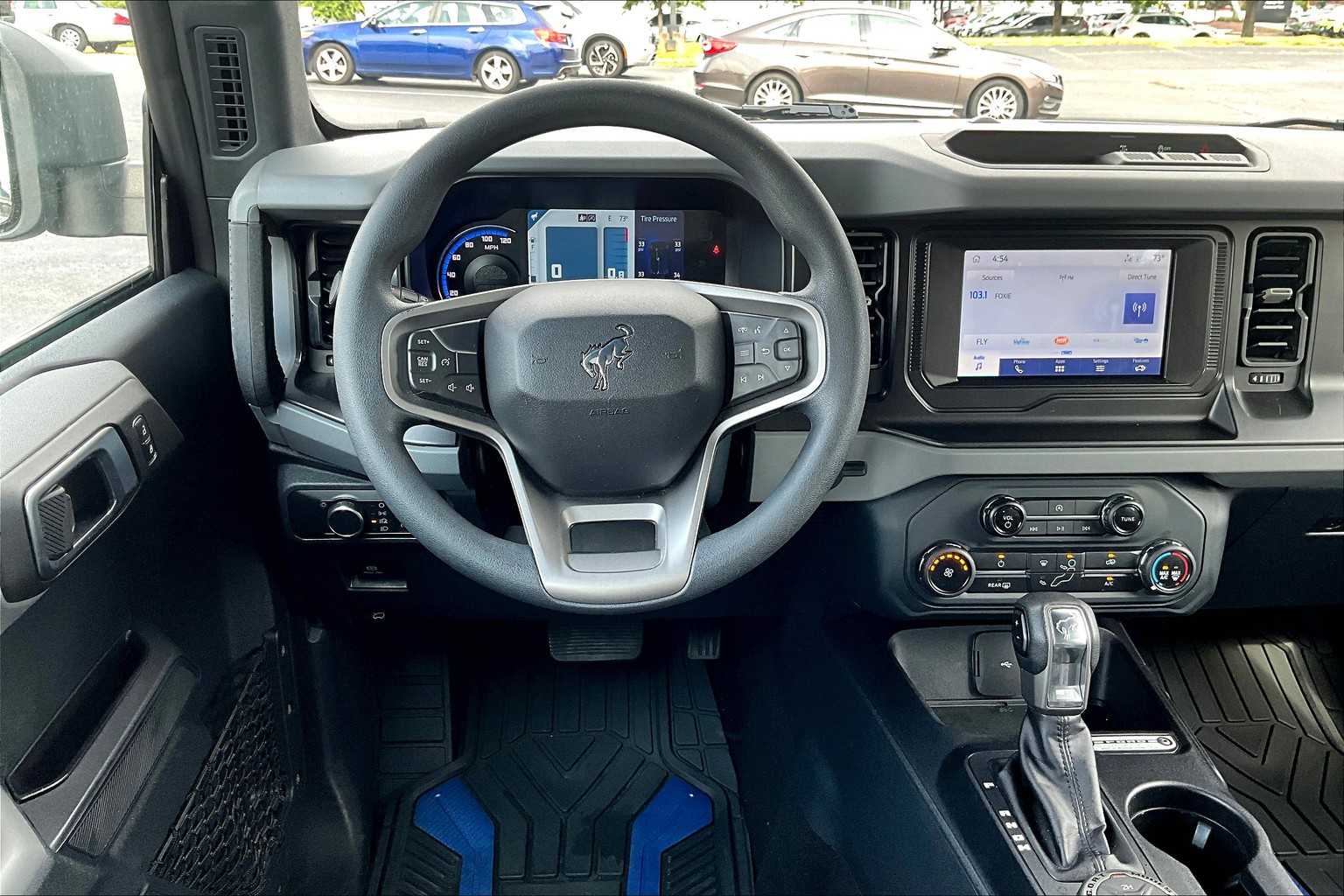 2022 Ford Bronco Base photo 4