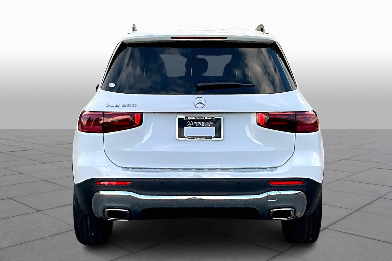 2025 Mercedes Benz GLB 250 photo 3