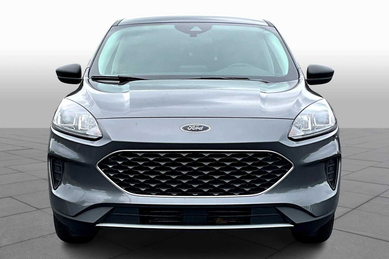 2022 Ford Escape SE photo 2