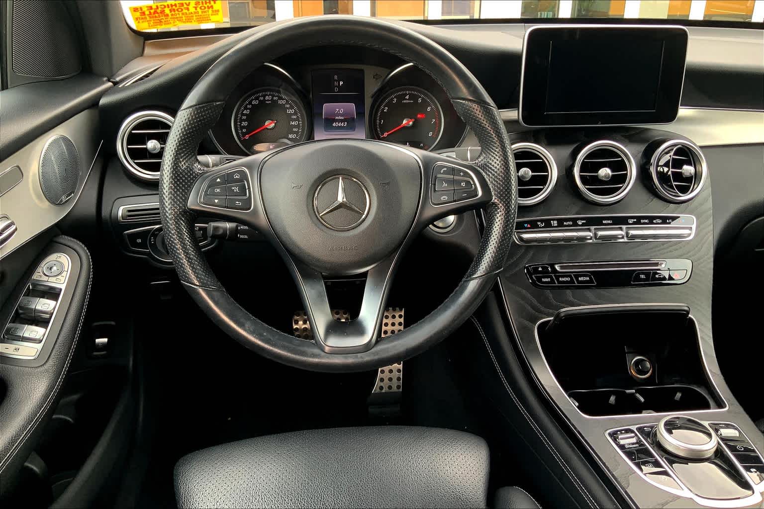 2019 Mercedes Benz GLC 300 4MATIC photo 4