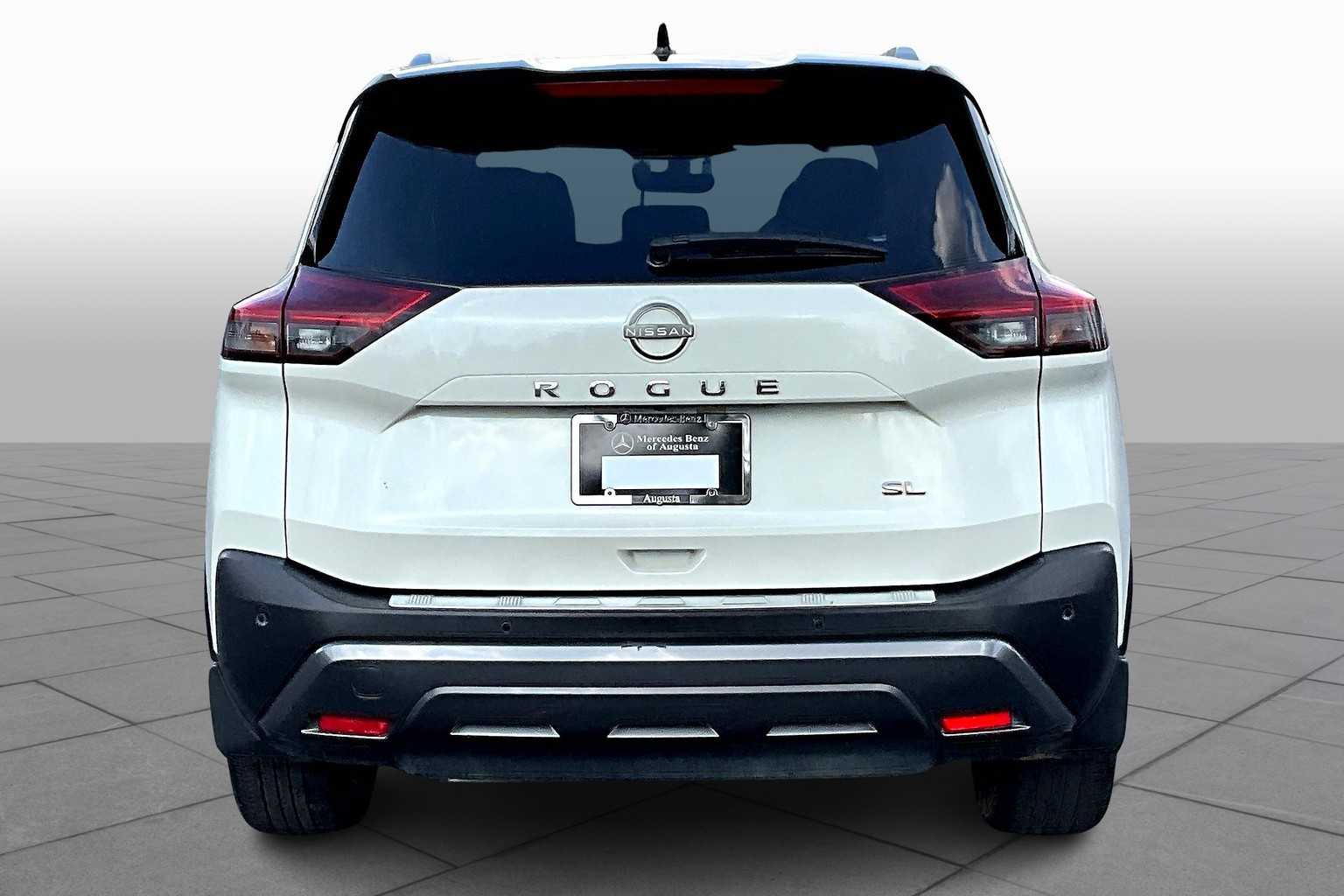 2023 Nissan Rogue SL photo 3