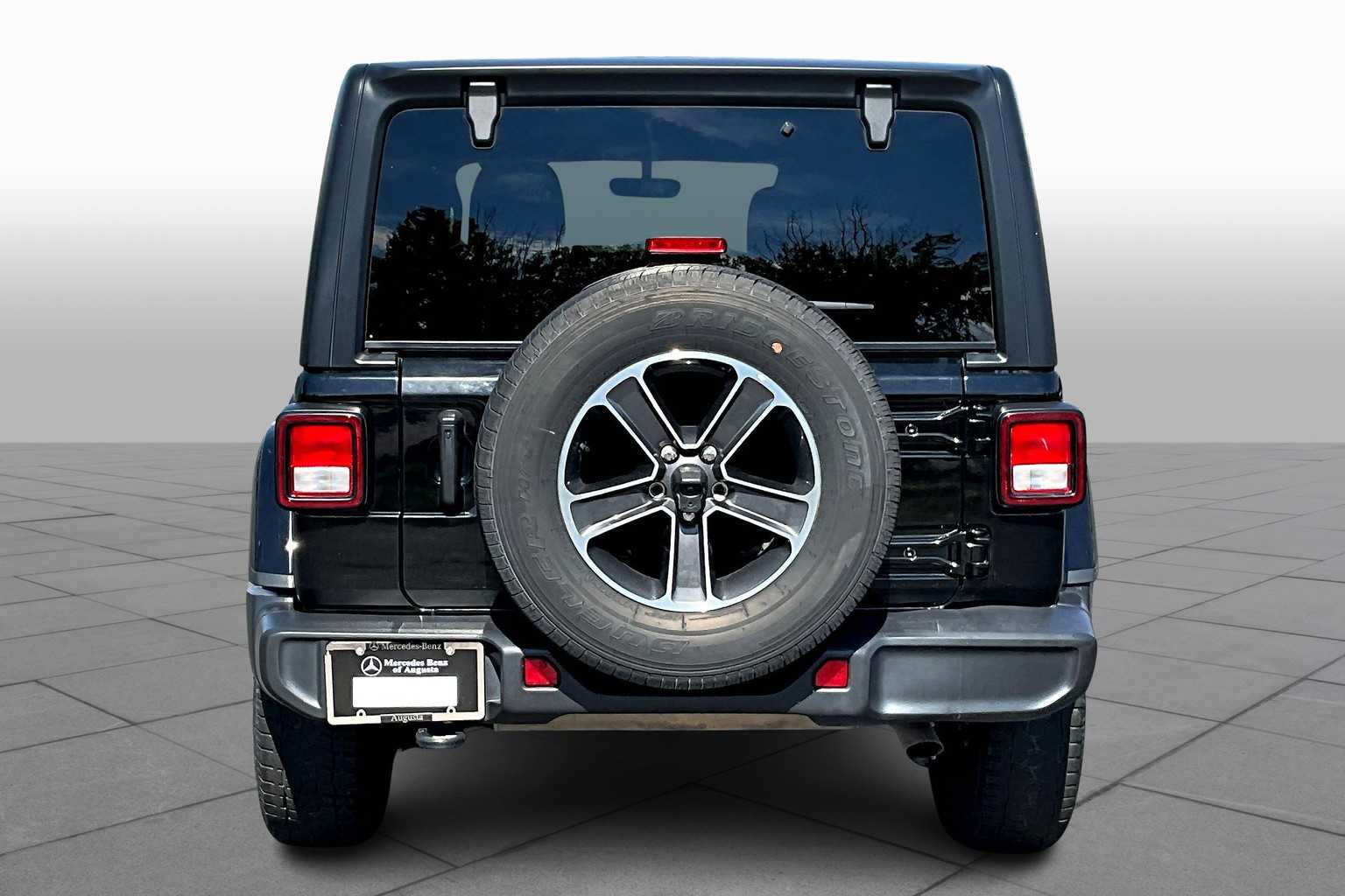 2023 Jeep Wrangler Sahara Sport photo 3